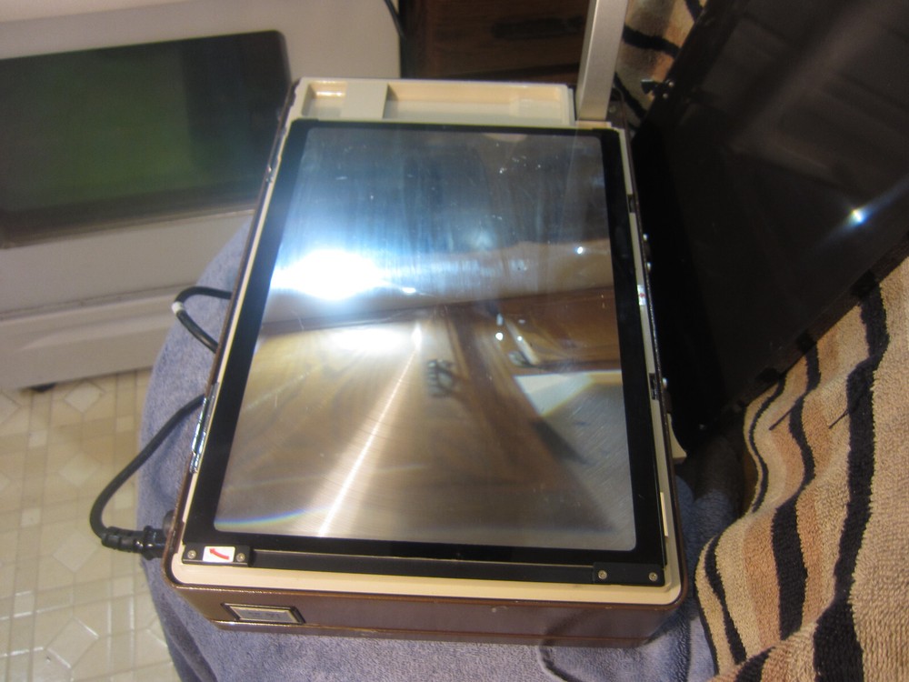 Apollo Horizon Portable Overhead Projector Needs TLC