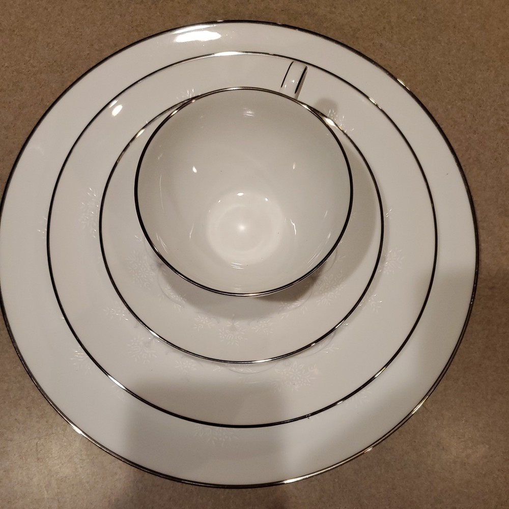 Noritake Whitebrook 4-Piece Place Setting – Multiple Sets Available