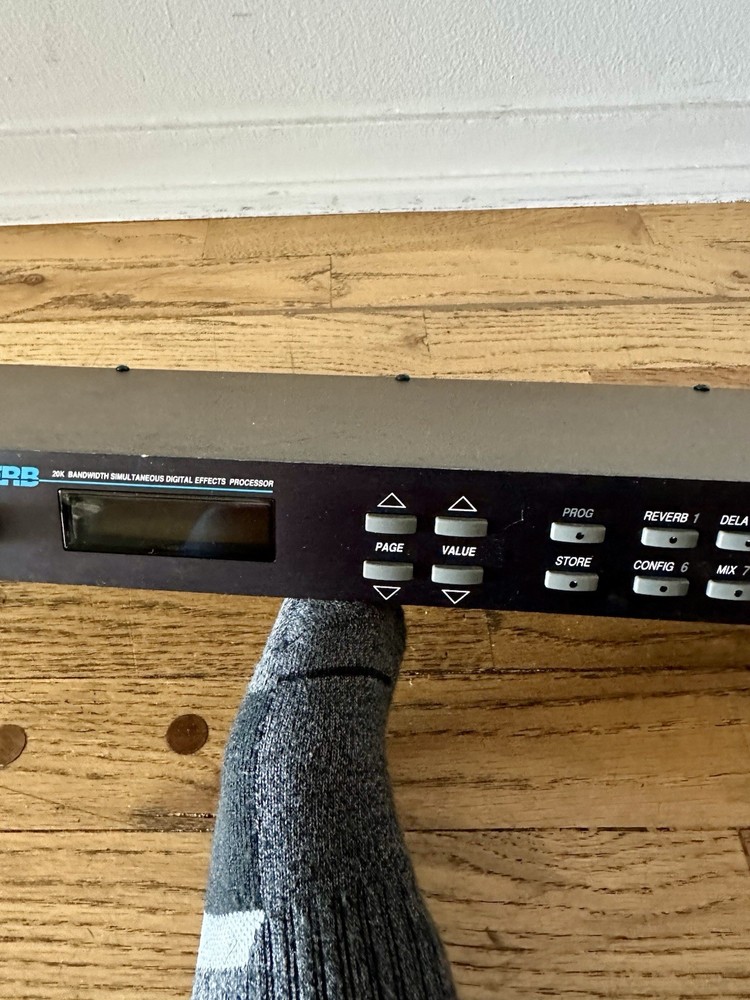 Alesis Quadraverb 20K Bandwith Programmable MIDI Digital Effects Processor