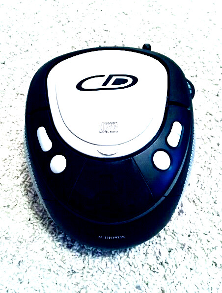 AudioVox (CDA1361) Black Stereo Portable CD System - Excellent