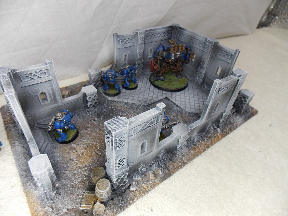 WARGAMING TERRAIN PAINTED BUILDING
