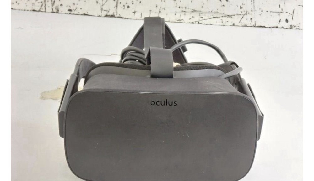 Oculus Rift VR Headset Bundle w/ Touch Controllers & Sensors