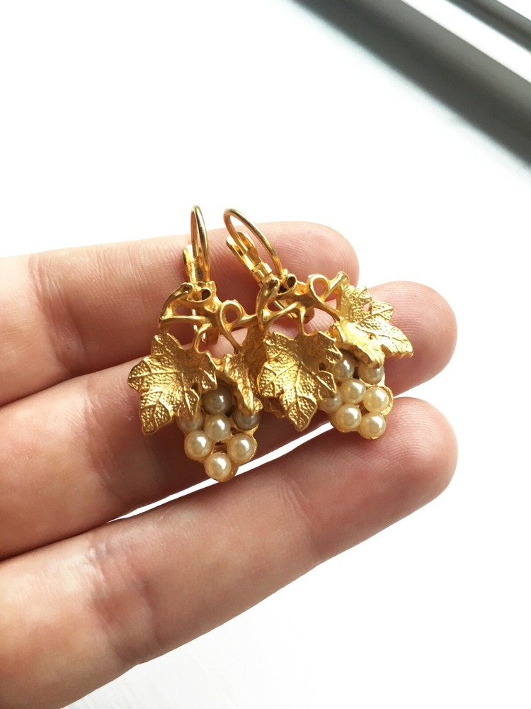 Vintage Gold Grape Leverback Earrings