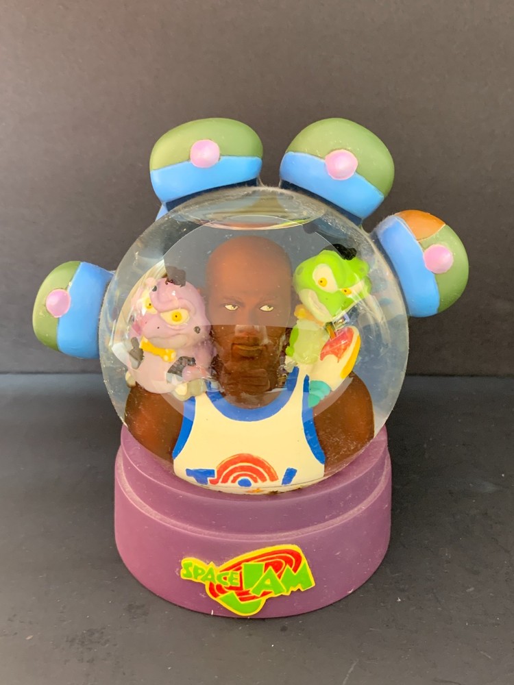 SPACE JAM Michael Jordan Alien Hand Snow Globe Waterball Warner Bros.