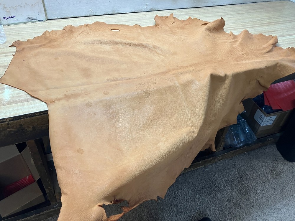 Cow Leather TOP GRAIN #0018943 Row 132