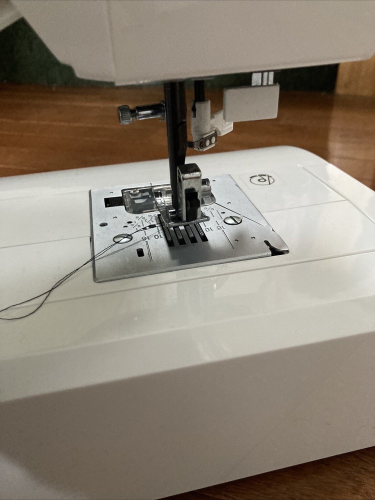 SINGER Confidence 7465 Sewing Machine Works READ