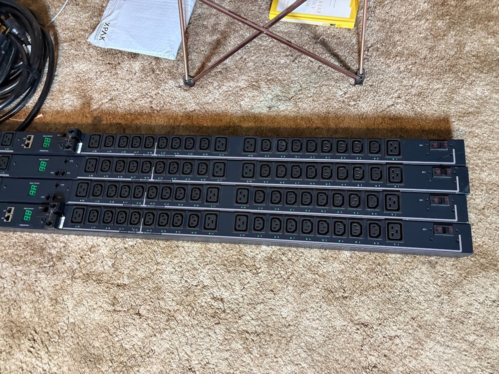 4X Server Technologies PDU 30 OUTLETS C2W30VA-2CBA2SD8/0