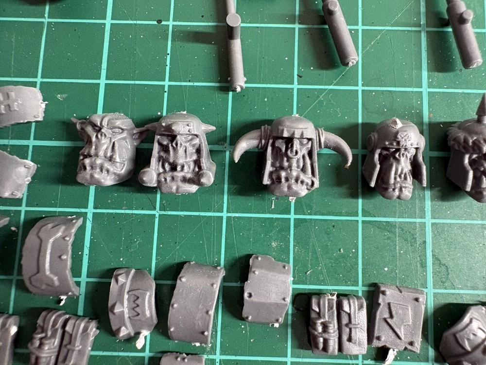 Warhammer 40K Orks Mega Bits Lot| Heads Weapons & Accessories Bundle | Kitbash