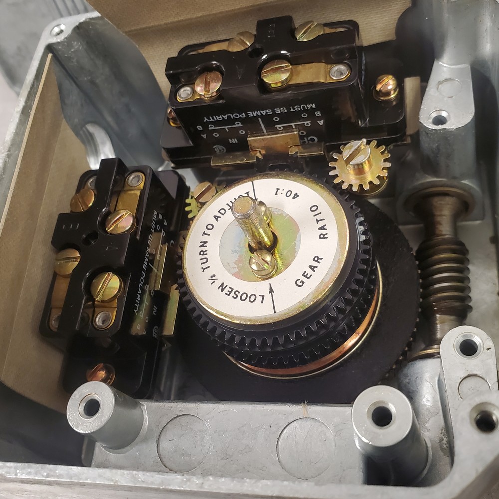 CR115E423101 GE GEARED LIMIT SWITCH NEMA 4