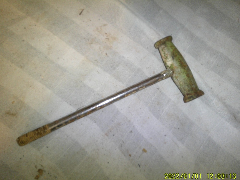 VINTAGE SOLID STEEL HAMMER THREADED HANDLE ENDS