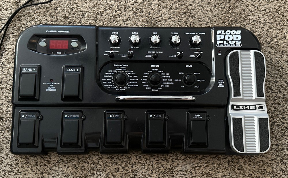 LINE 6 Floor-POD-Plus Guitar Multi Effects Processor