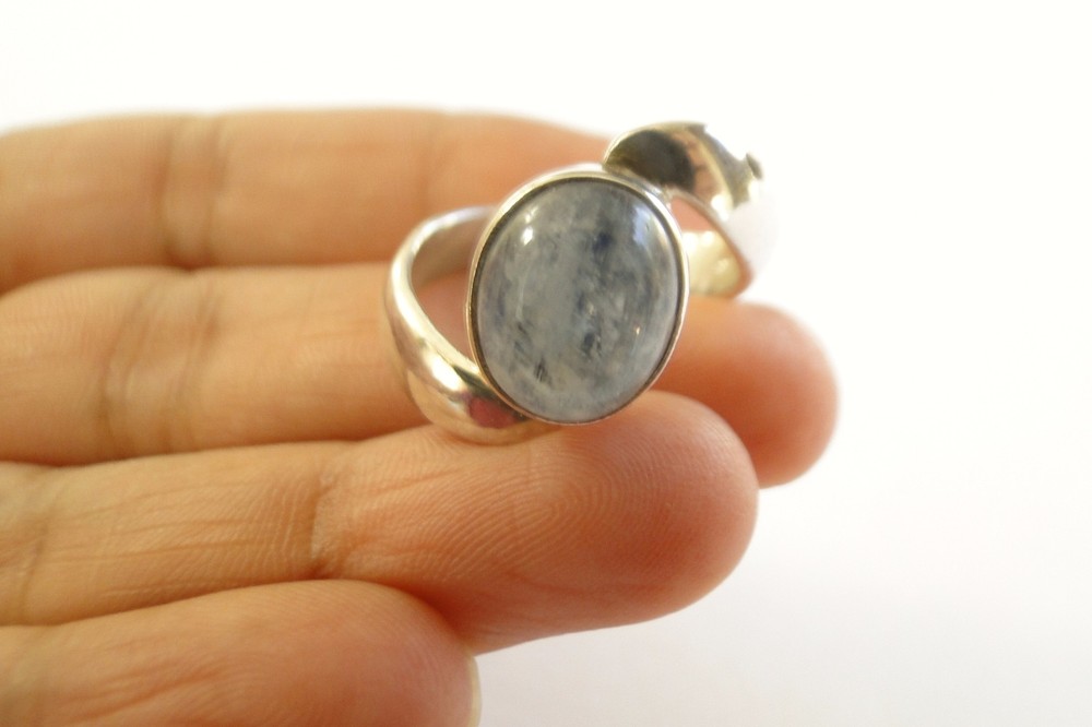 Moonstone Solitaire 925 Sterling Silver Ring Size 6