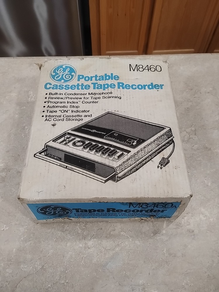 GE Cassette Tape Recorder M8460 No Cords Untested