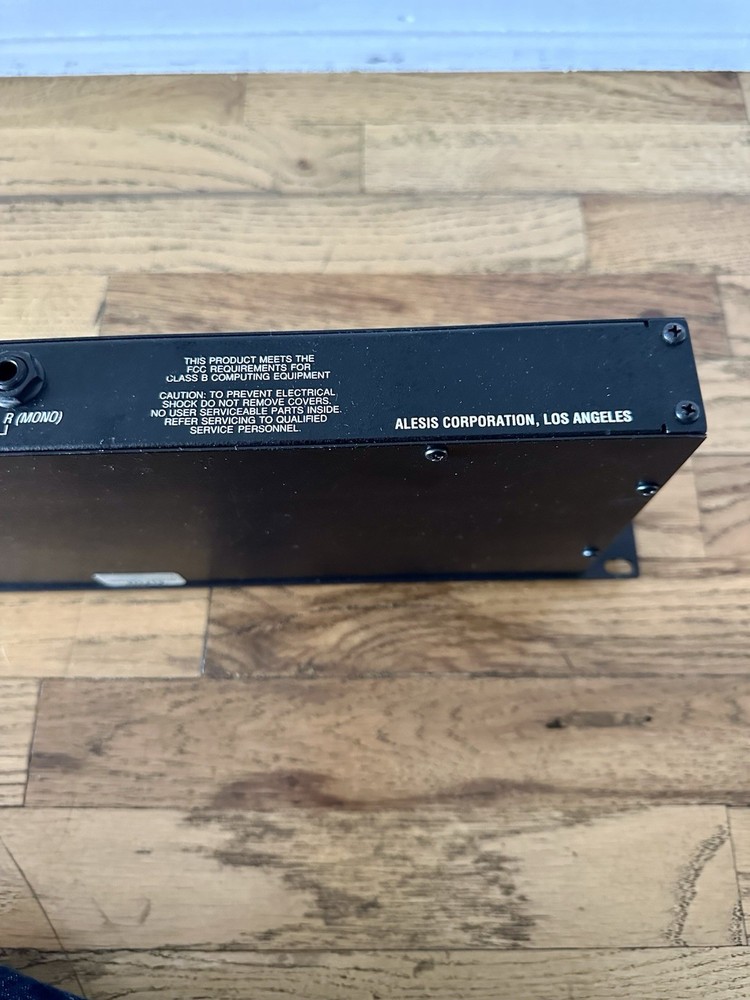 Alesis Quadraverb 20K Bandwith Programmable MIDI Digital Effects Processor