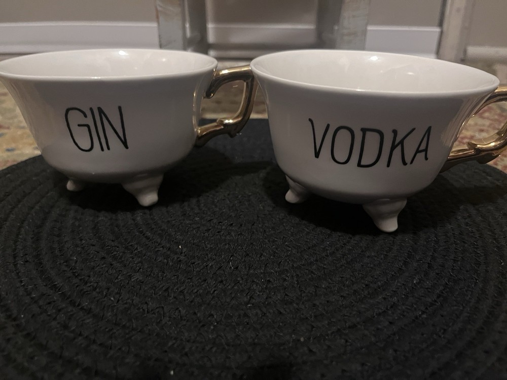 Gin & Vodka Claw Leg Cup Gold Tone Handle