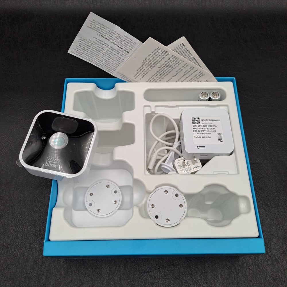 Blink Indoor Security Camera System with Sync Module 2 White BSM00401U HD Video