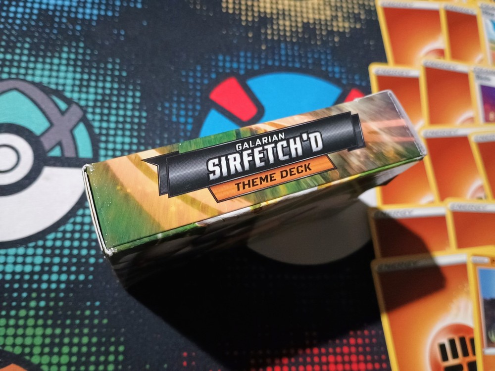 Sword & Shield Darkness Ablaze Galarian Sirfetch'd Theme Deck