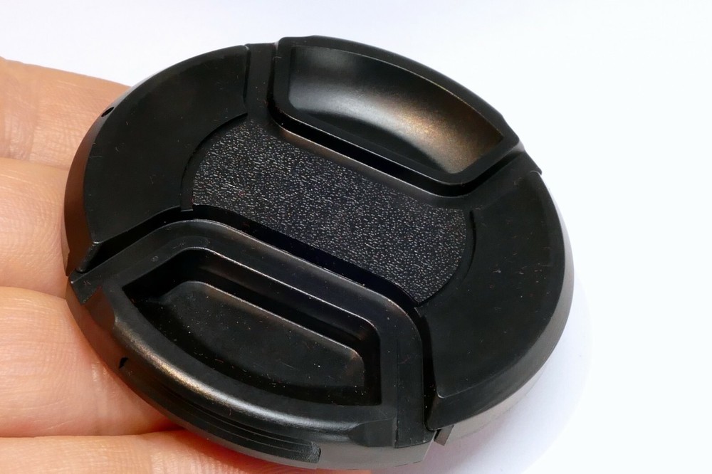 62mm Lens Front Cap snap on type Black