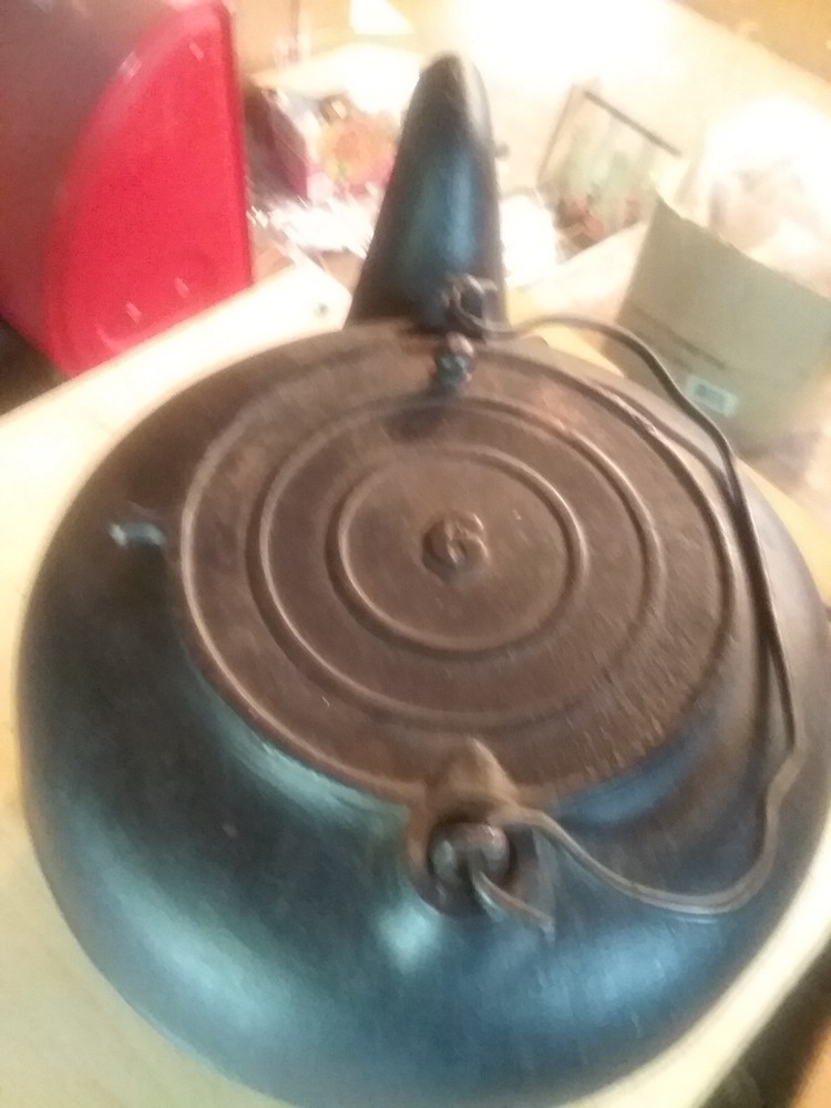 Vintage  #6 Cast Iron Tea Pot