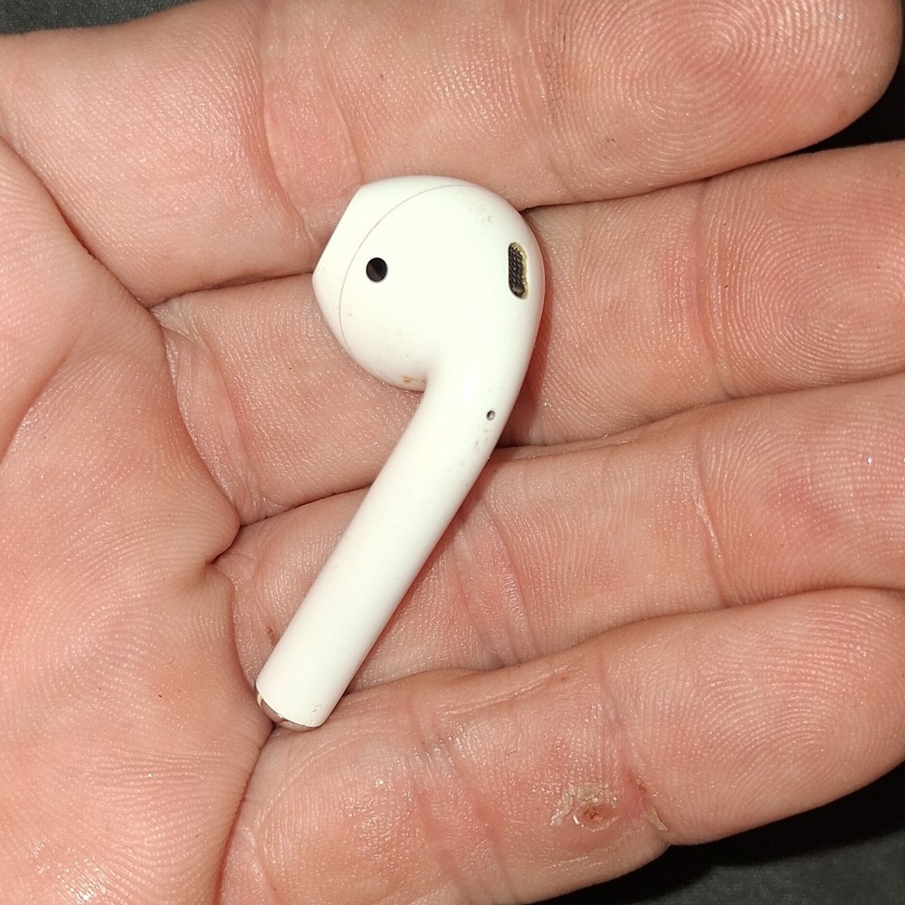 Apple AirPods Left Replacement Earbud Wireless Bluetooth White