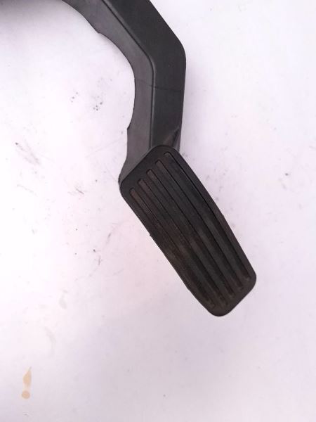GAS PEDAL FOR CHRYSLER 200 2017
