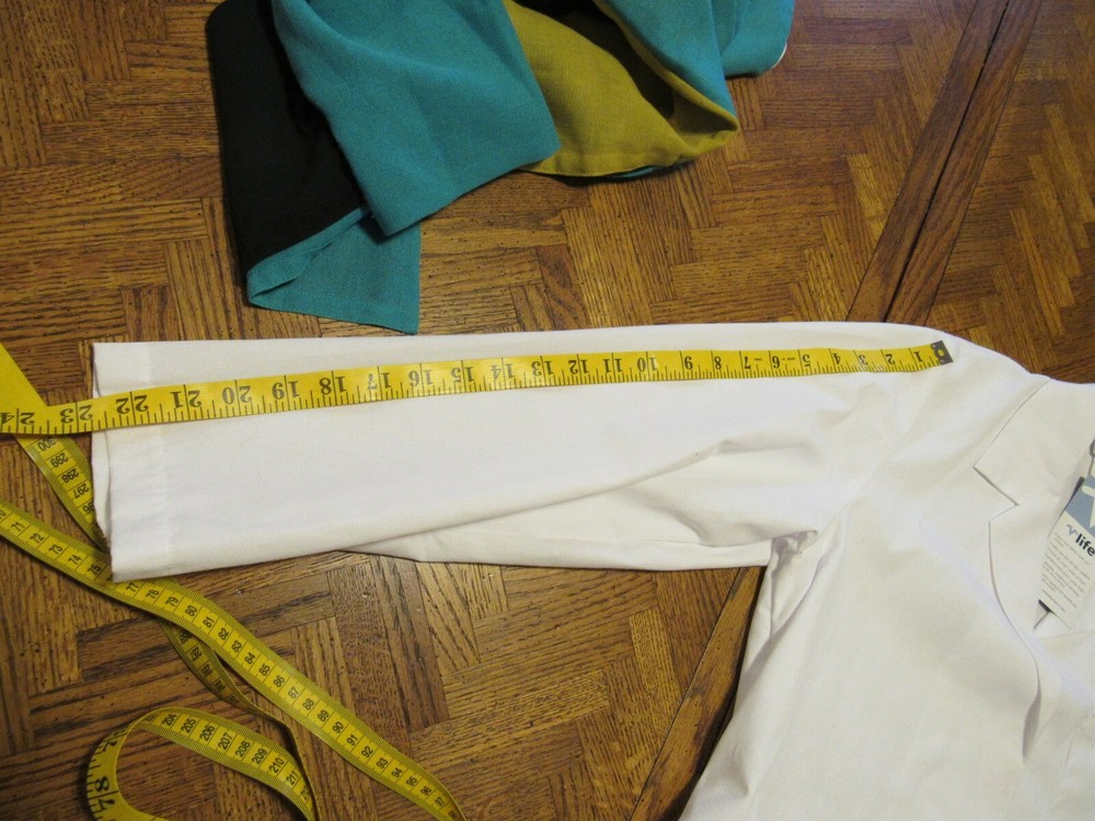 Life Uniform Class 193 Size Medium White Lab Coat