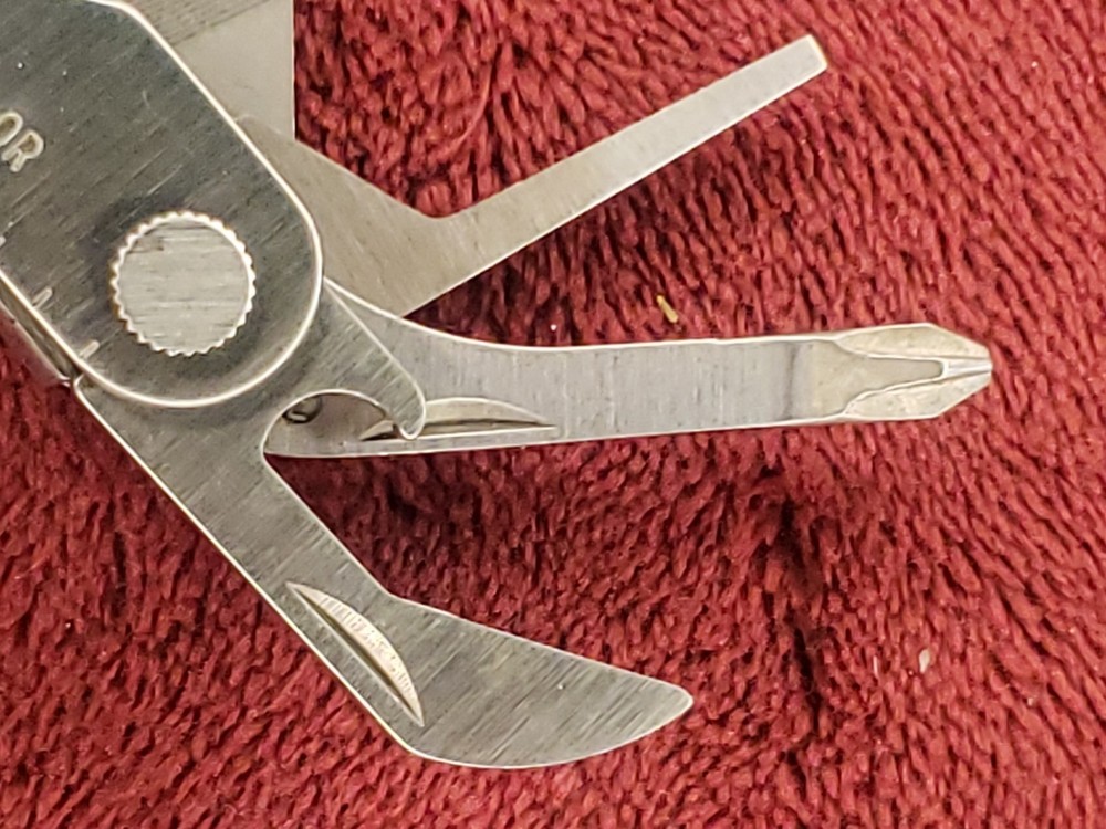 Leatherman ~ PST Multi tool 0400 0600 Date Codes