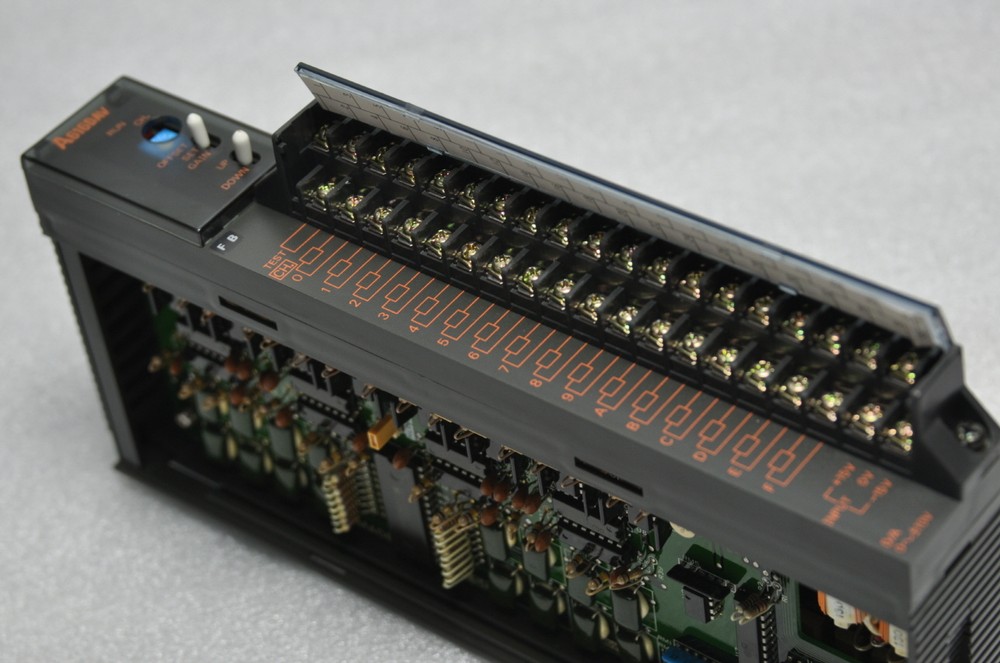 MITSUBISHI MELSEC PROGRAMMABLE CONTROLLER A616DAV