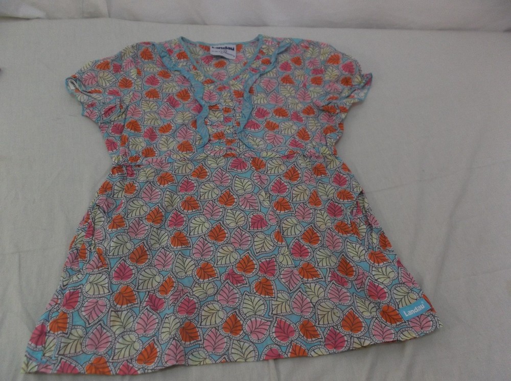 Landau Leaf Pattern Scrub Top 6692