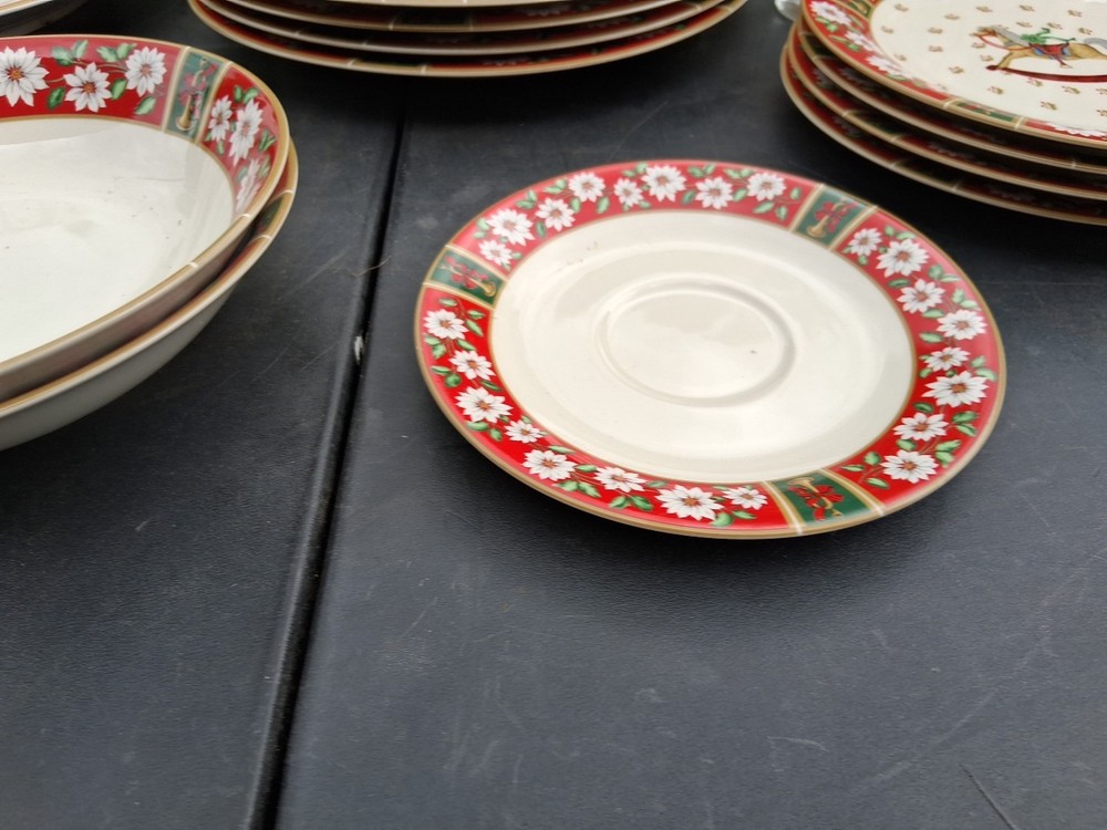 20 Pcs Kobe Charlton Hall Dinnerware