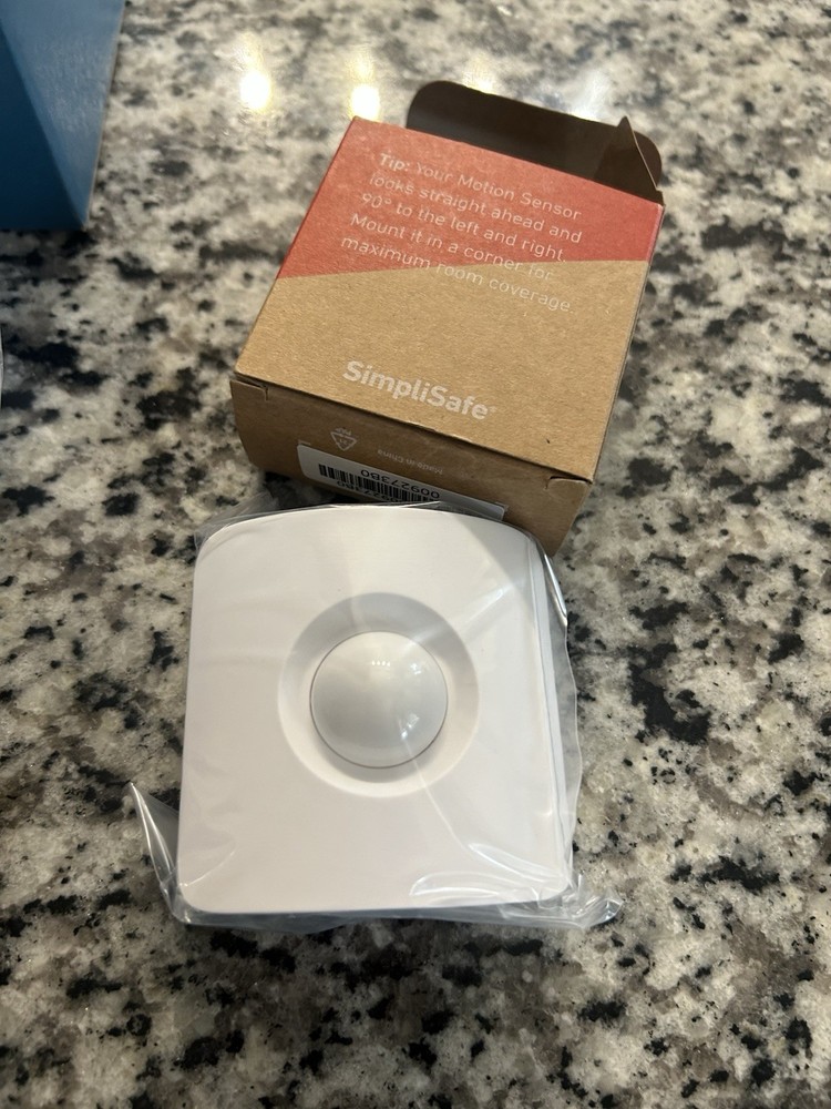 Simplisafe 7 Piece Security System - Brand New Open Box