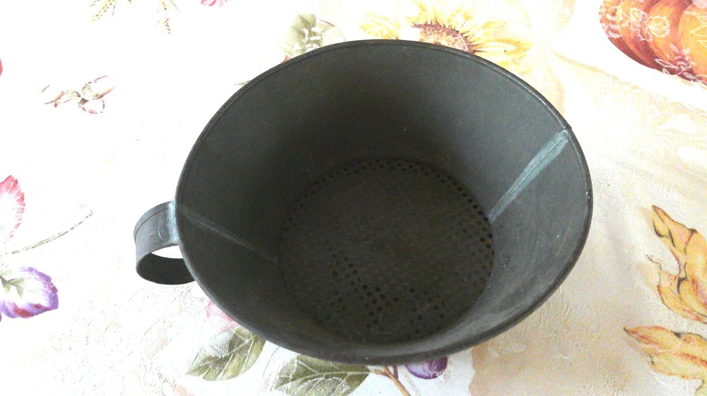 Antique Handmade Handheld Sifter – Rustic Kitchen Tool – Wire Mesh – Primitive
