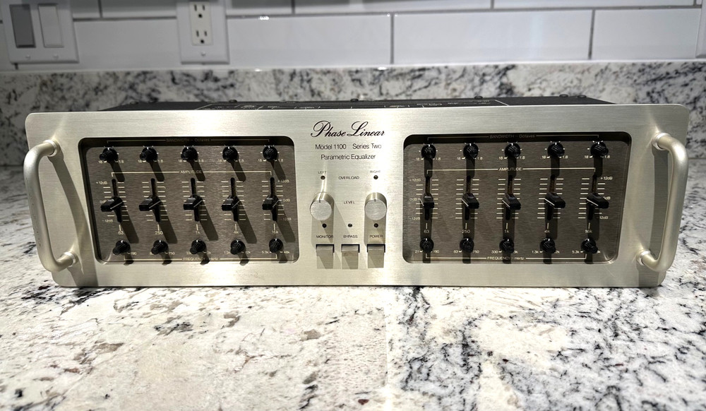 PHASE LINEAR Model 1100 Series Two Parametric Equalizer w/Rack Handles USA Made