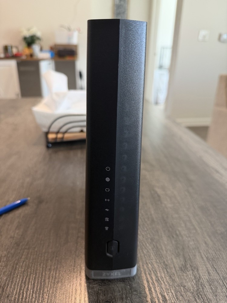 ZyXEL Black Modem-Router
