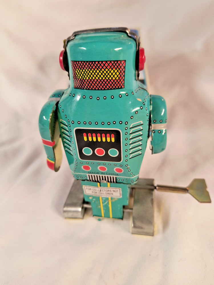 VINTAGE SPARK ROBOT TIN ROBOT WITH BOX