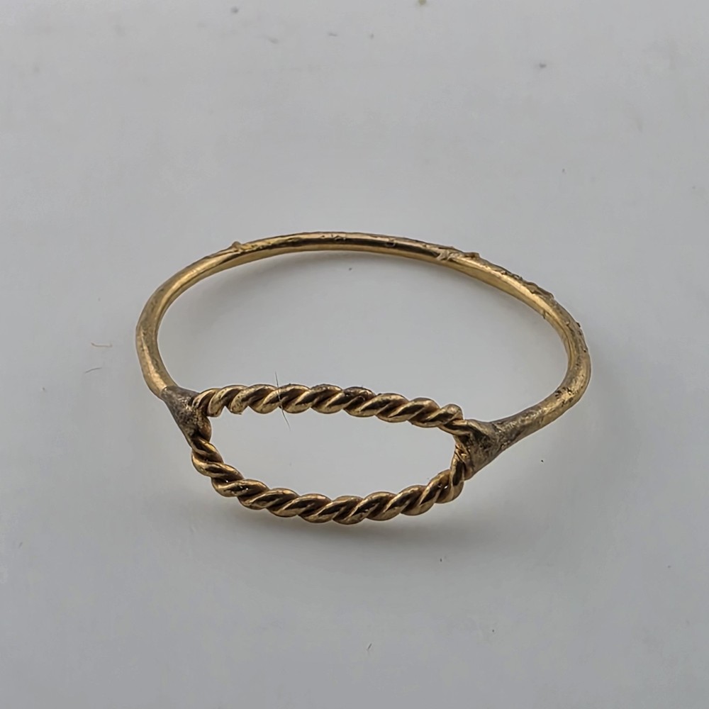 Gold Tone Twisted Oval Ring Minimalist Dainty Boho Stackable Band Size 7