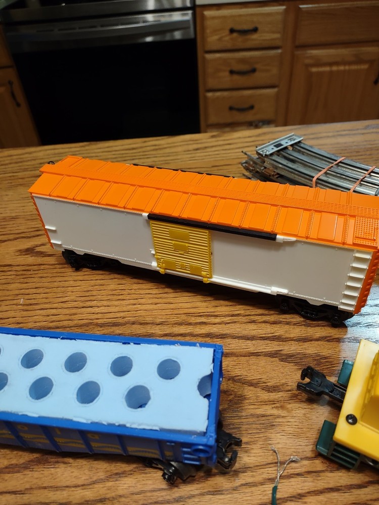 Lionel Big O27 Crayola Activity Train Set.