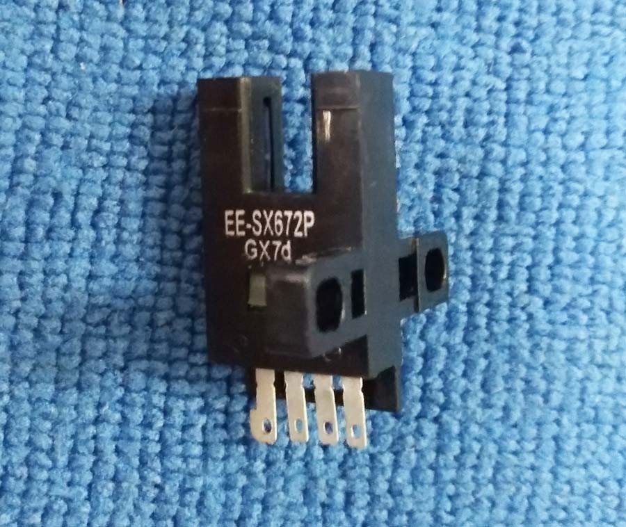 EE-SX672R EESX672R New Omron SENSOR