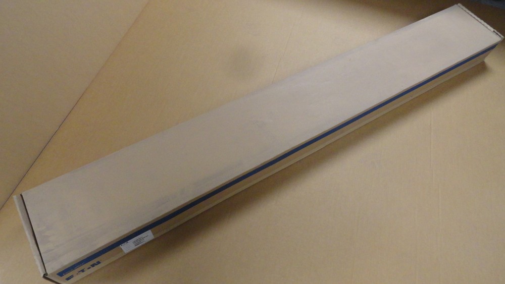 Eaton EMI370-04 (Metered Input) Enclosure Power Distribution Unit