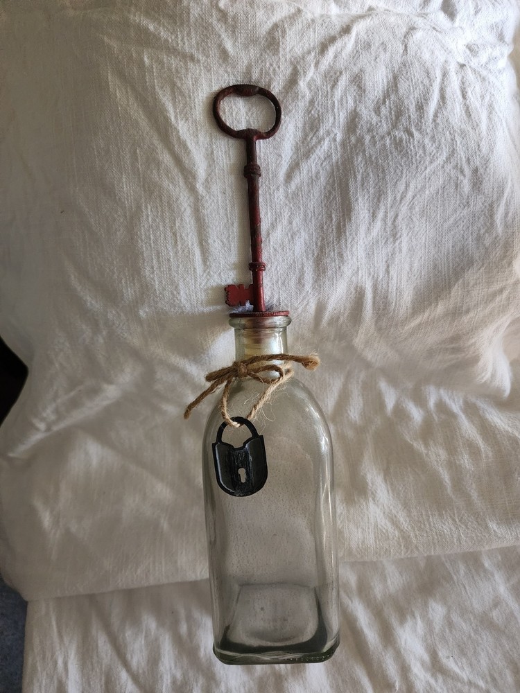 Old Bottle Key Top