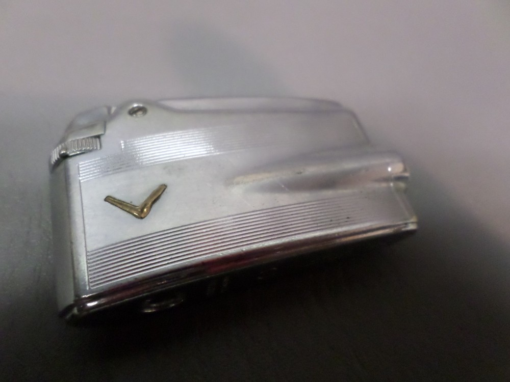 1950'S RONSON VARAFLAME CHROME LIGHTER - GOLD V - ENGLAND - UNTESTED