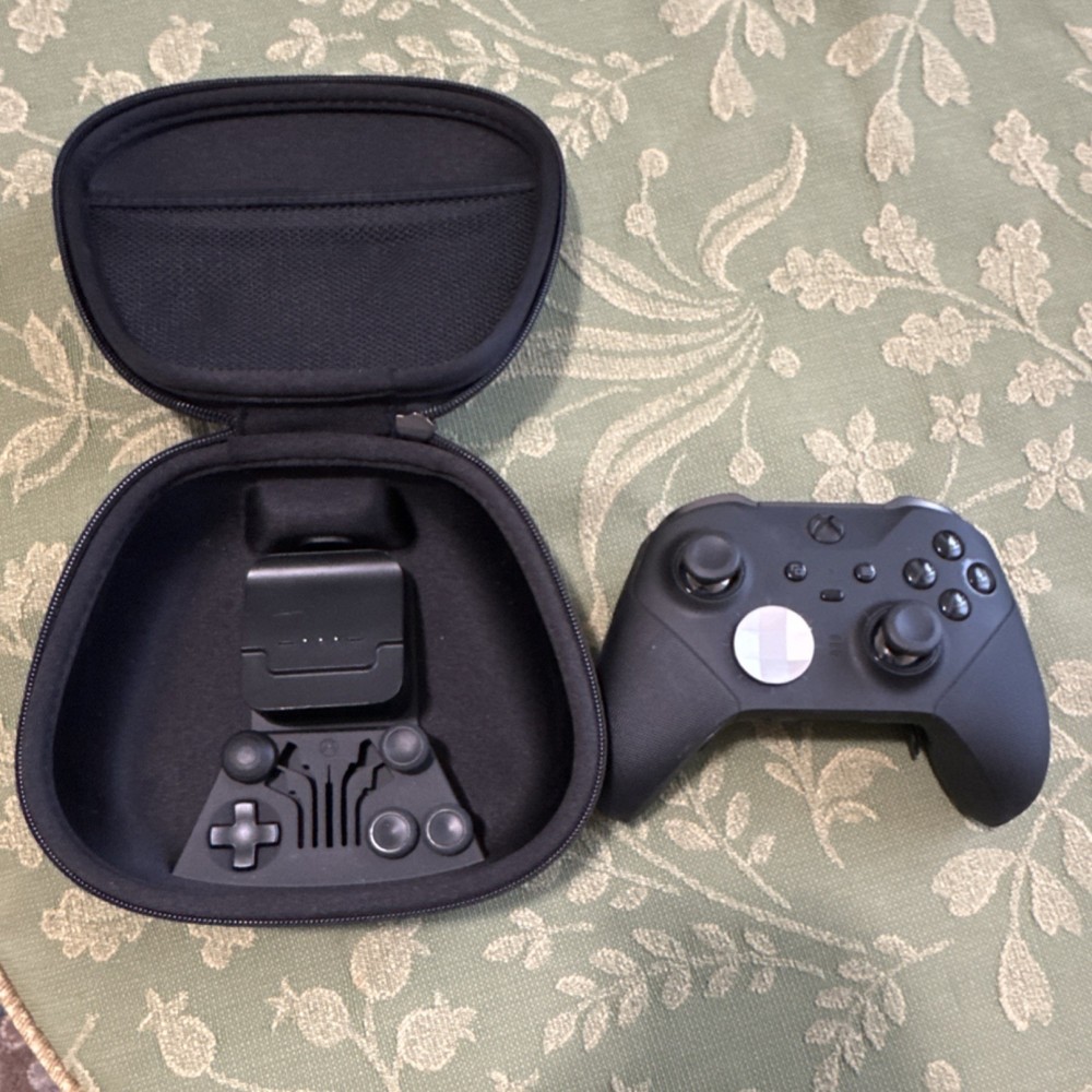 Microsoft Xbox Elite Series 2 Controller USB-C w/ Case, Thumbsticks, D-pad