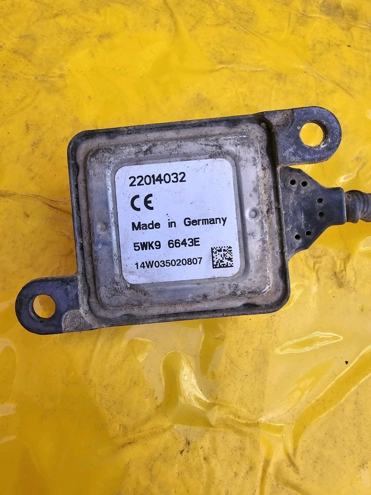 Volvo/Mack Outlet NOx Sensor OEM Original Sensor