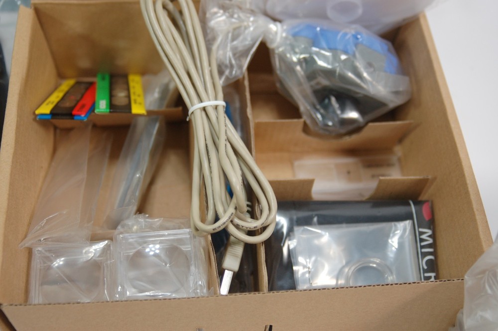 Motic DigiScope DS-300 Zoom Microscope With Digital Camera in box