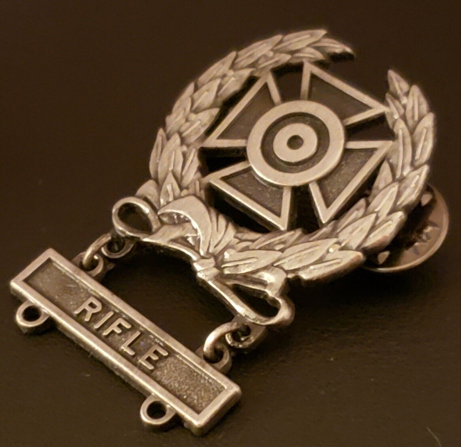 US ARMY Expert Shooting Oxidized Badge Wreath Rifle MARKSMAN Qualification Q bar