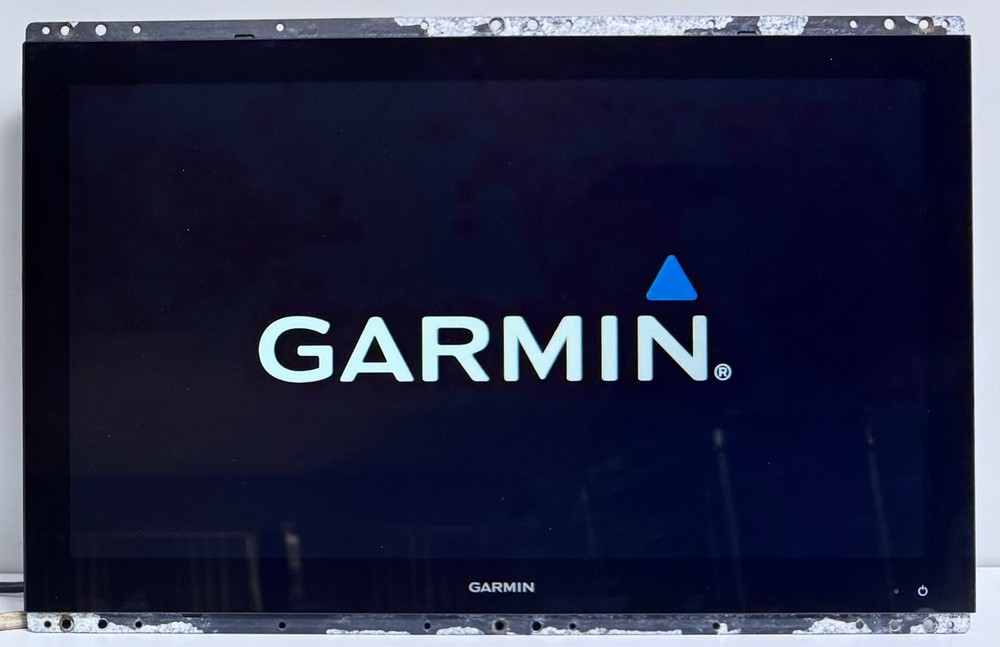 Garmin GPSMAP 8622 22" Multi-Touch Chartplotter Display