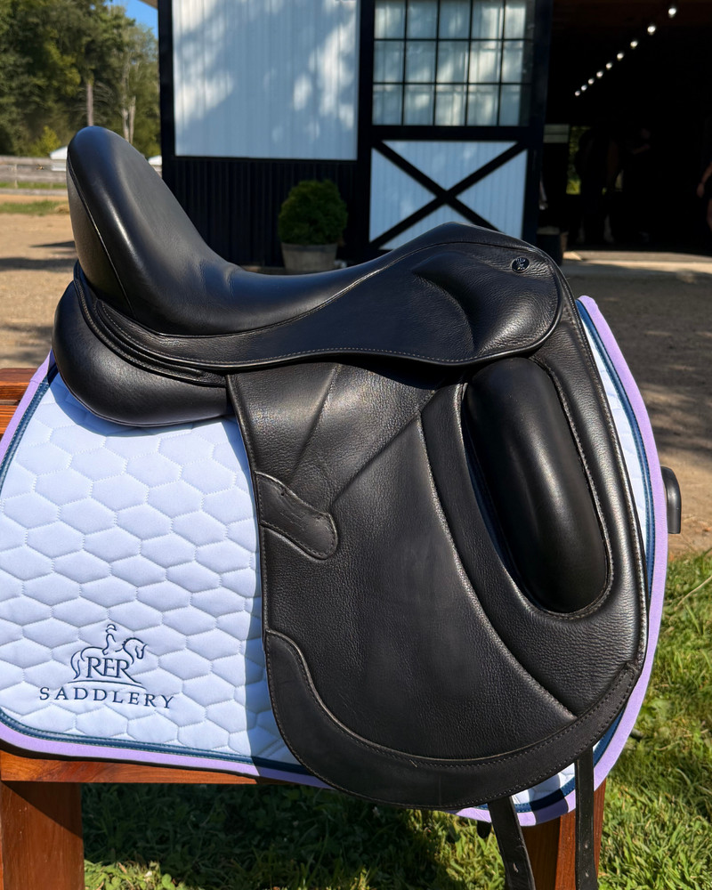 Kingsley D7 Dressage Saddle