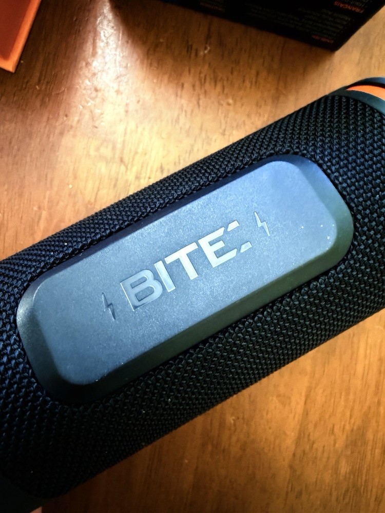 Bushnell Golf Wingman Speaker Audible GPS Bluetooth