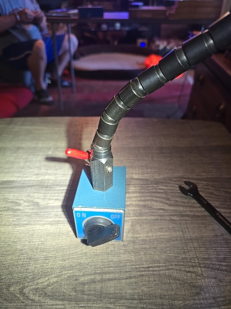 Central Tools 6417 - Flex Arm Magnetic Base