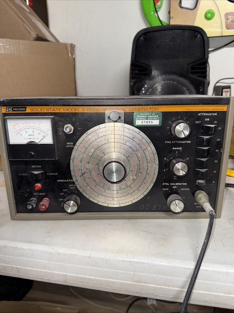 B & K Precision Solid State Model E 200D RF Signal Generator Powers On Untested